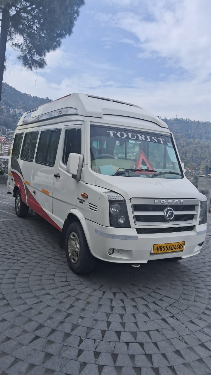 9 Seater Maharaja Tempo Traveller